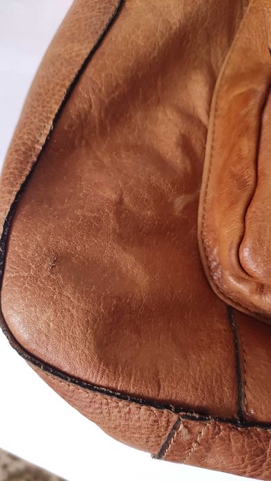 Pieces маркова пътна чанта от естествена кожа