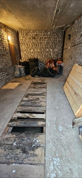 Продам большой гараж