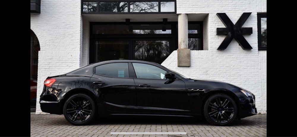 Maserati Ghibli Editie Nerssimo 3.0 V6 Benzina 349CP