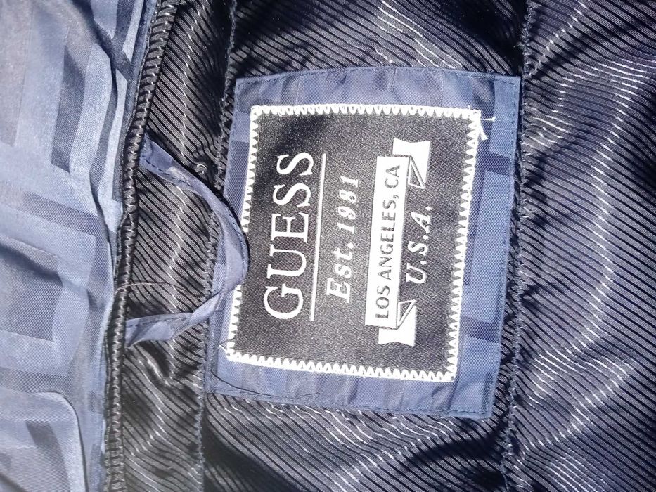 Оригинално мъжко яке на Guess m размер