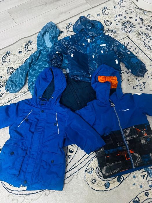 Куртки и жилетка на мальчика