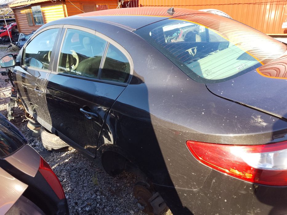 Продавам на части Рено Флуанс 1.5 дци 106кс