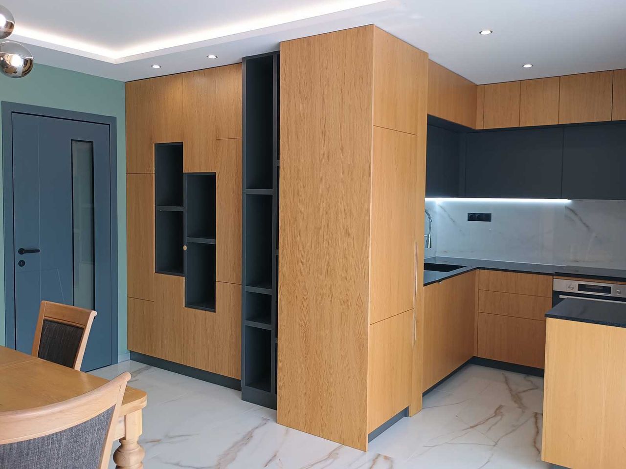 Продава се Тристаен апартамент в София, Славия - 92 кв.м за 1729 €/кв.м - Снимка #8