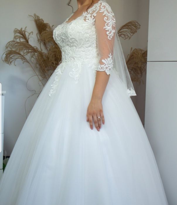 Rochie mireasă +voal+crinoline