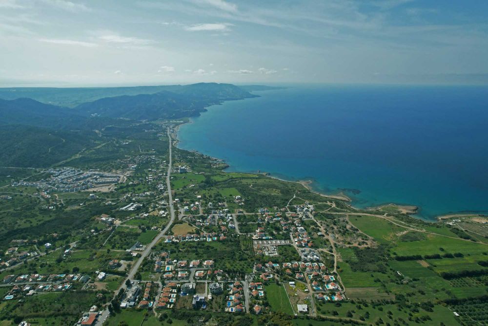 Шикарный участок и очень хорошая инвестиция.