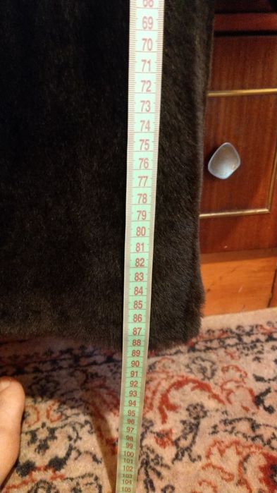 Vand haina de blana neagra