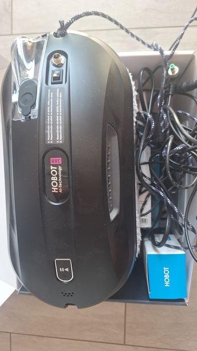 Vand Robot curatare geamuri cu pulverizator HOBOT 388
