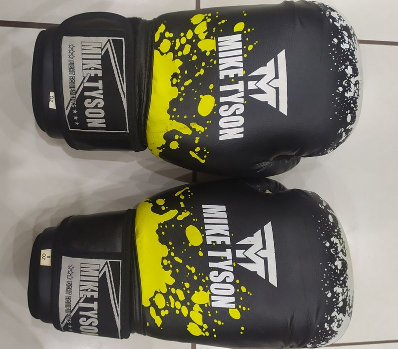 Продается перчатка для бокса