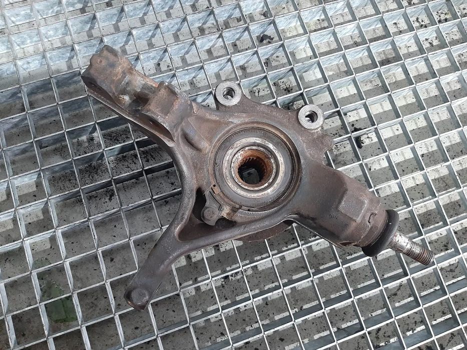 fuzeta stanga fata peugeot 3008 1.6 hdi