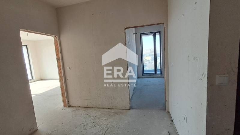 Продава се Тристаен апартамент в Варна, Левски - 110 кв.м за 2273 €/кв.м - Снимка #8