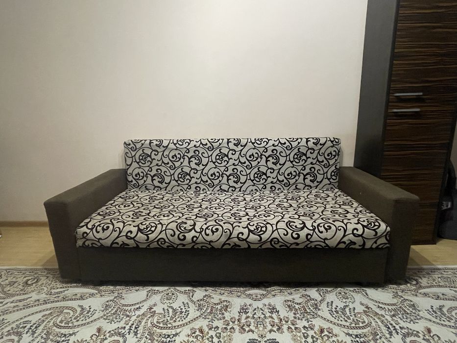 Диван 130*180 см в разлоденном виде продам