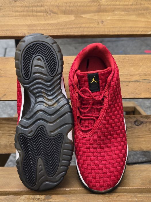 Adidasi Jordan noi 38.5