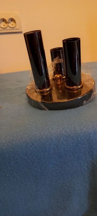 Vând lustre,aplice noi.