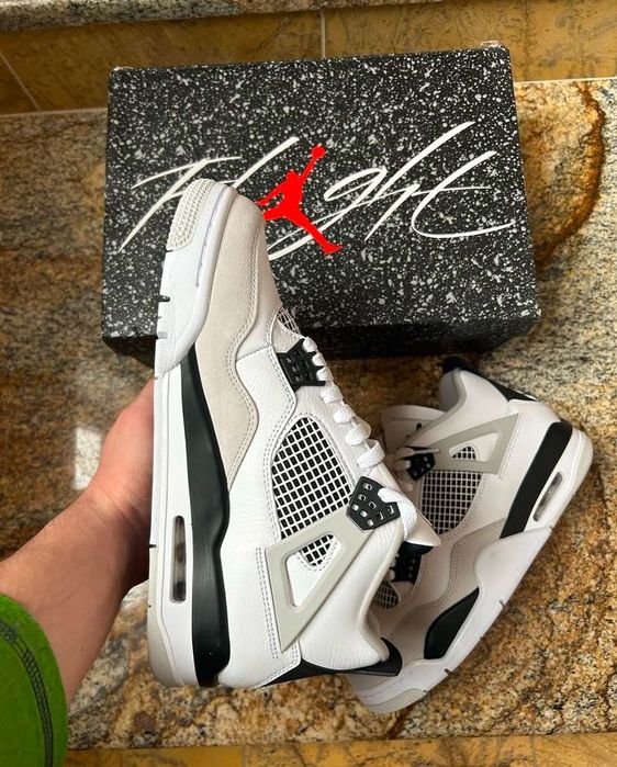 Jordan 4 Military black