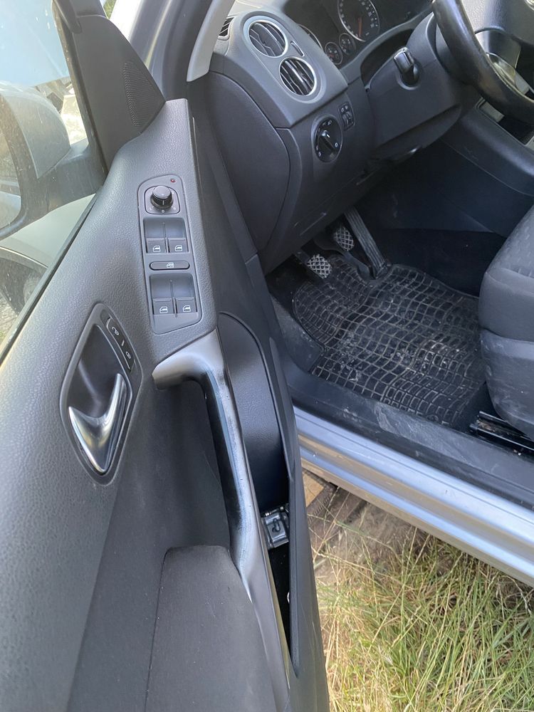 Vand volsvagan tiguan.  2 l. 4x4