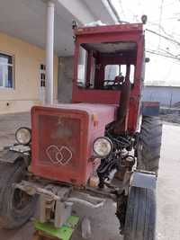 T 25 traktor sotiladi