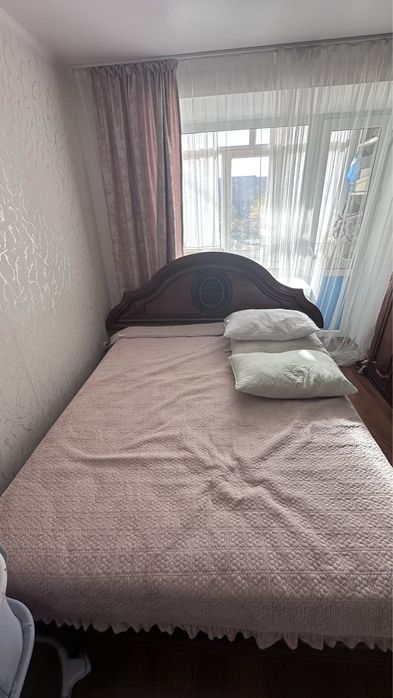 Продам спальный гарнитур