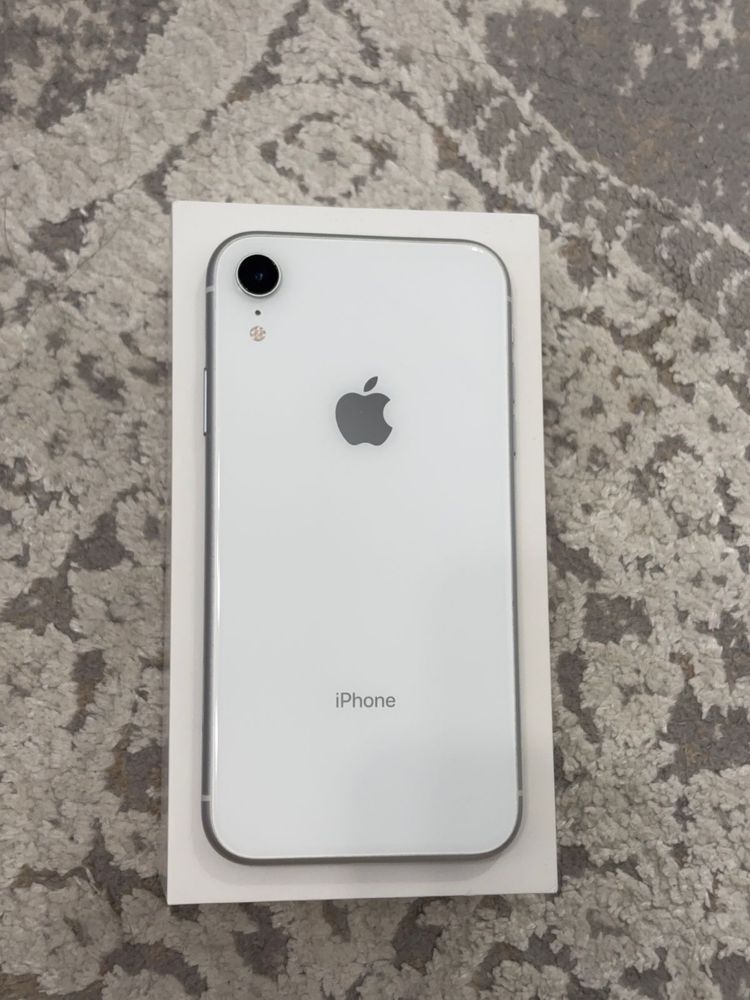 Продам IPHONE XR в идеальном состояний