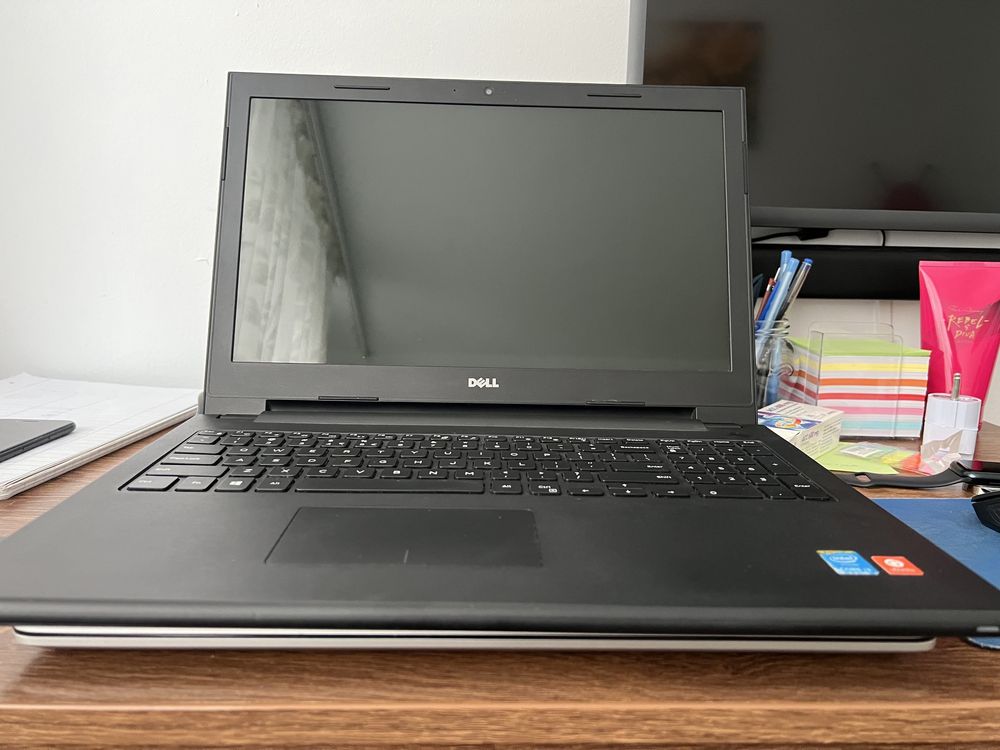 Laptop Dell Inspiron 15