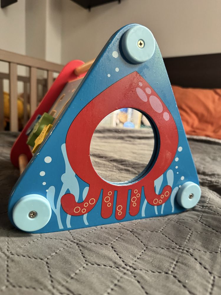 Дървена играчка Hape Activity box