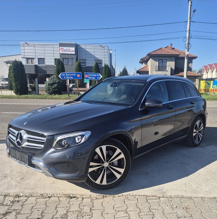 MERCEDES-BENZ GLC 220 CDI 4 Matic / Trapa Panoramica / Led / Navigație