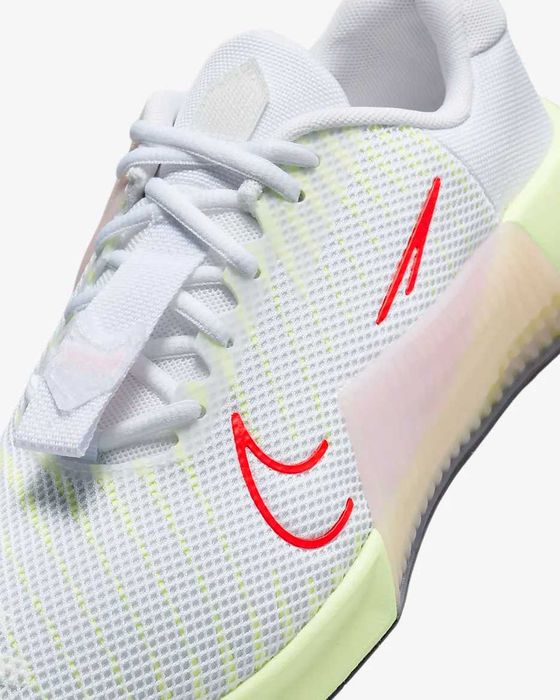 Дамски маратонки Nike Metcon 9 Volt & Bright Crimson