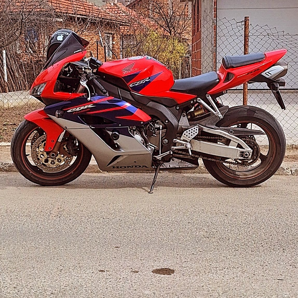 Хонда сбр 1000рр Honda cbr 1000rr