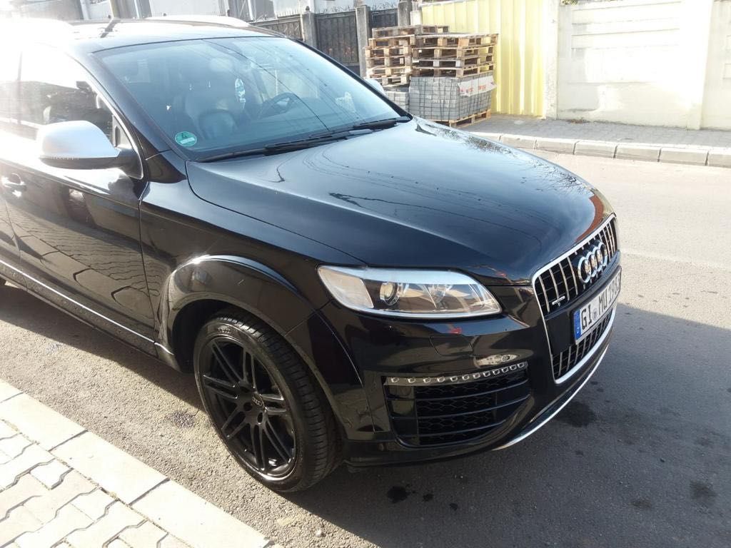 Audi Q7 V12 6.0 .