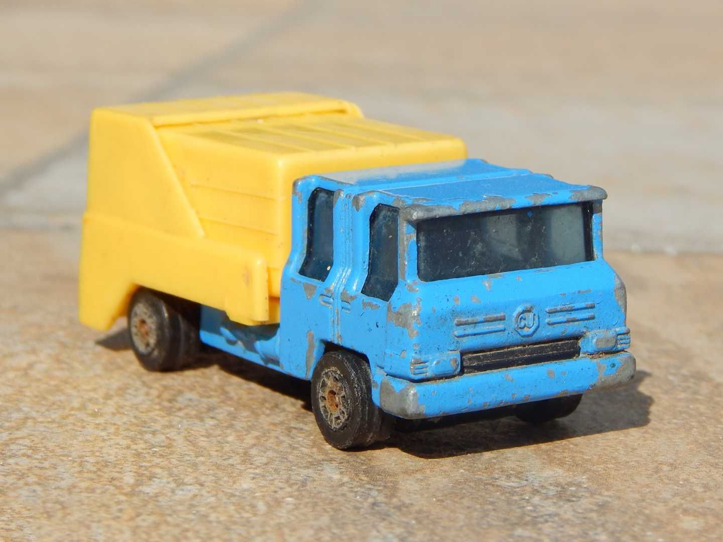 Macheta masina de gunoi Generic Refuse Truck Corgi Juniors sc 1:64