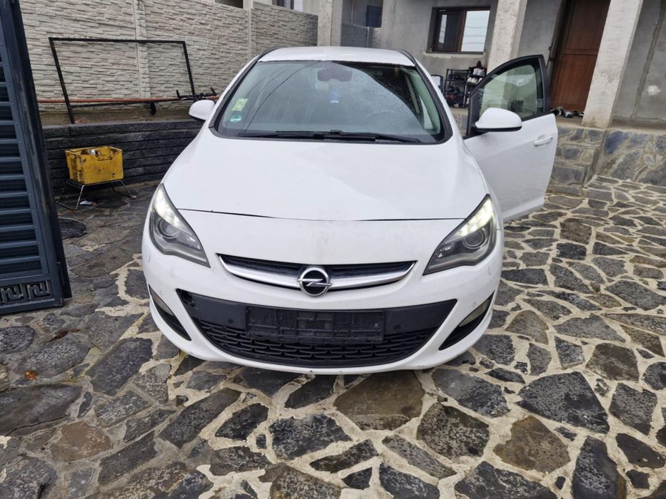 Vând sau schimb Opel Astra J din 2014 1.6 diesel eco-tec