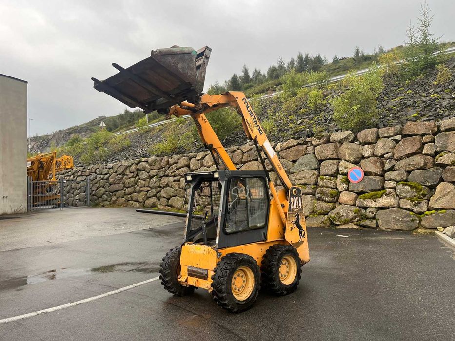 мини челен товарач Mustang Бобкат Bobcat