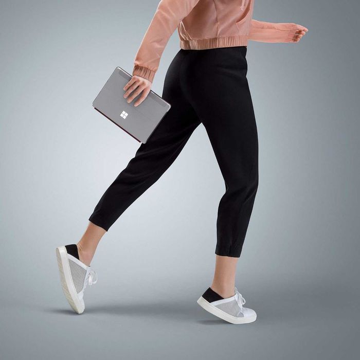 MicrosoftSurfaceGo,2018,IntelPentiumGold 4415Y,8GB/128GB,recondiționat