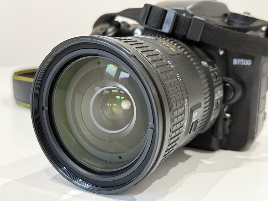 Aparat foto DSLR Nikon D7500