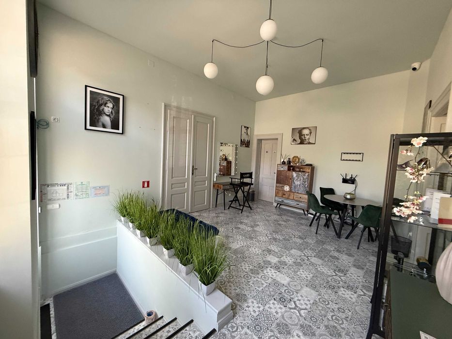 Inchiriez spatiu comercial / birouri / servicii, ultracentral, lux