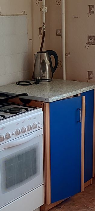 Отдам кухонный стол самовывоз может кому на дачу