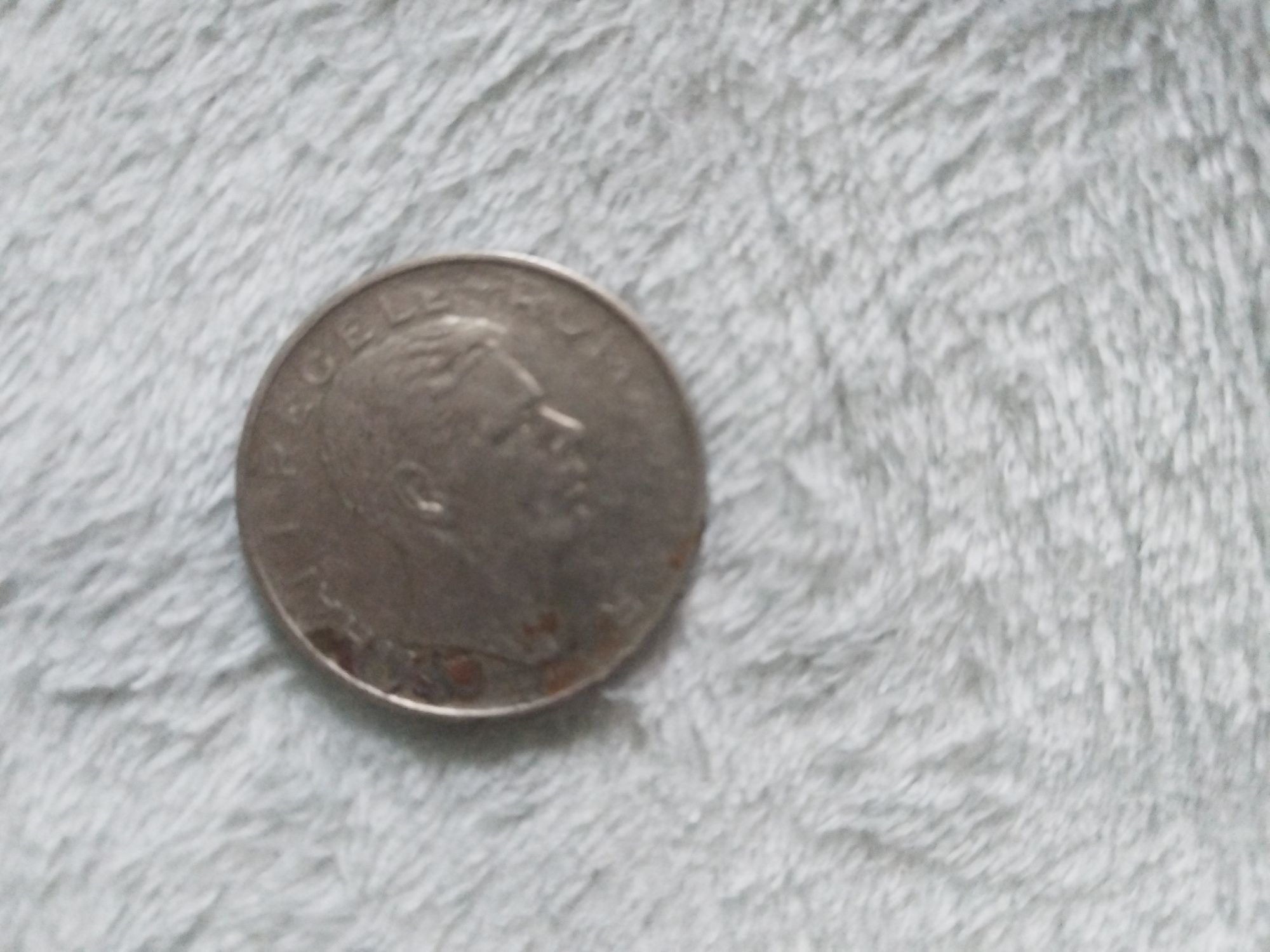 Vand moneda de 100 lei anul 1943