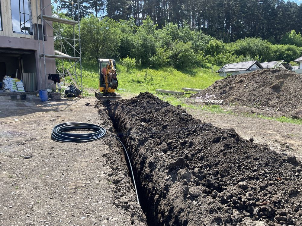 INCHIRIERE MINIEXCAVATOR SI DUMPER,sapaturi,santuri,fose,canalizare..