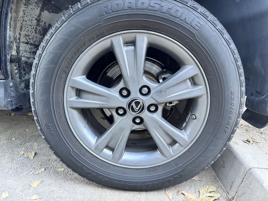 Обменяю свои 17 диски на 18. Отдам 2 пары Резины зимняя и все сезонка.