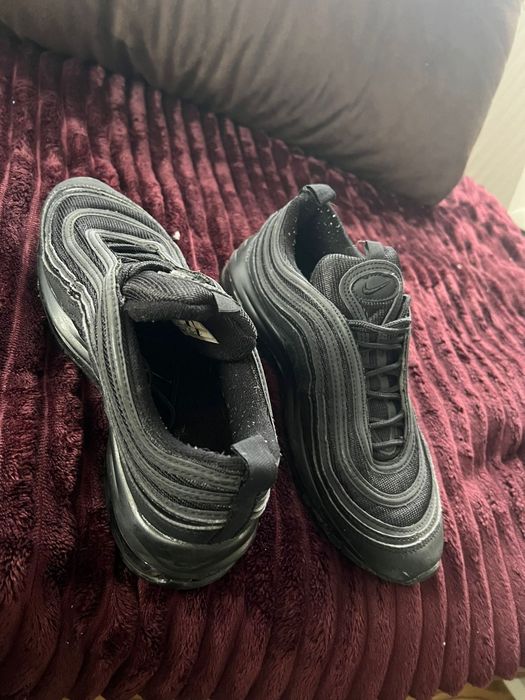 Vând adidași Nike Air Max 97 Triple Black 
În stare foart bună 
-At