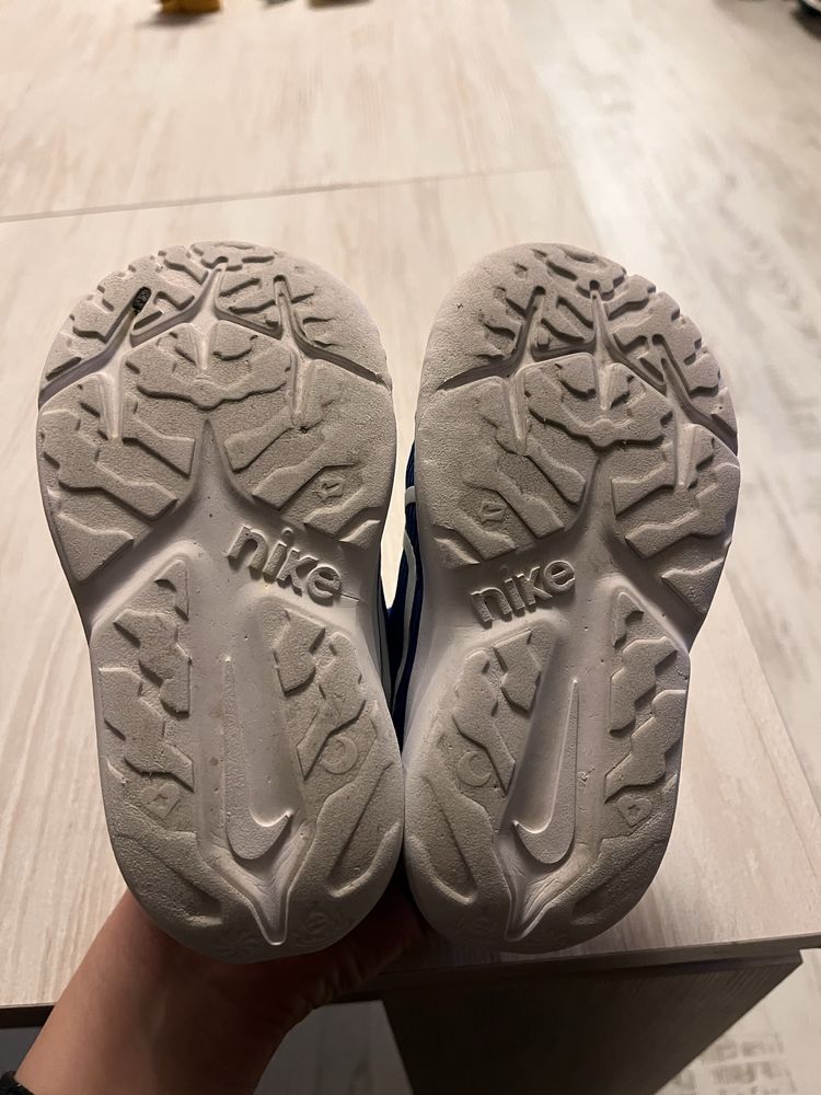 Два чифта Nike runner 4 25 номер