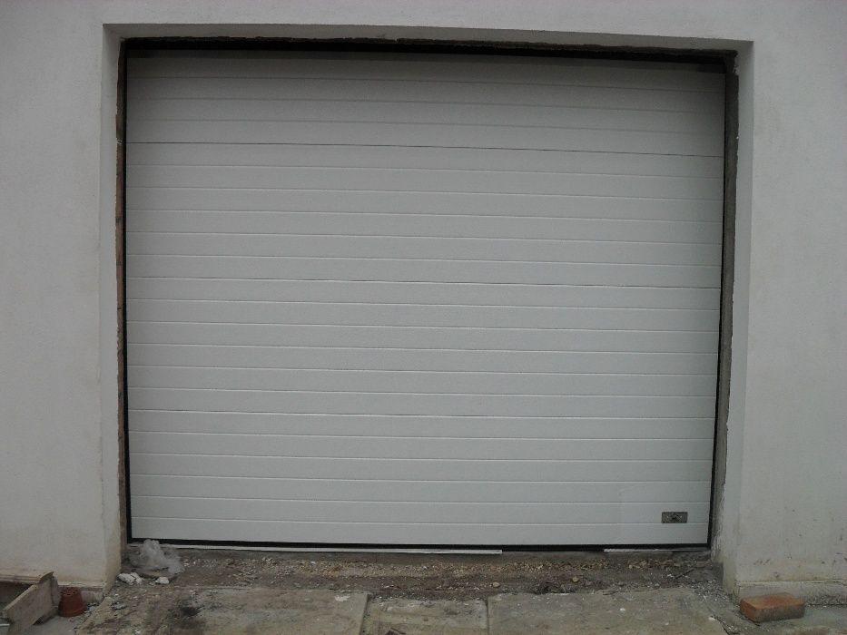 Usa sectionala izolata 2500/2000 cu Automatizare + 2 telecomenzi