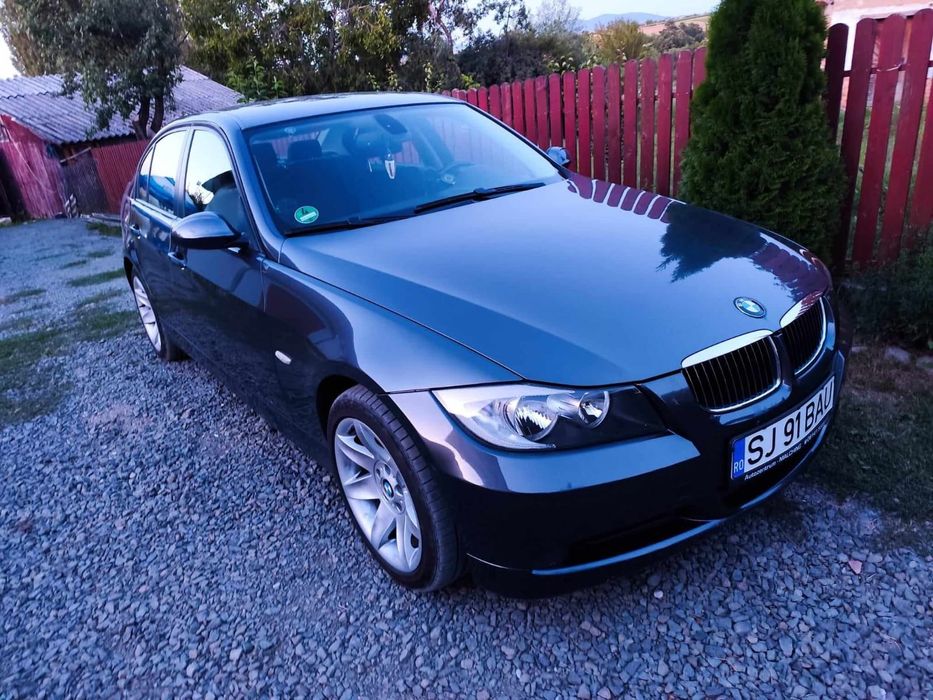 Vând BMW anul 2006 benzina