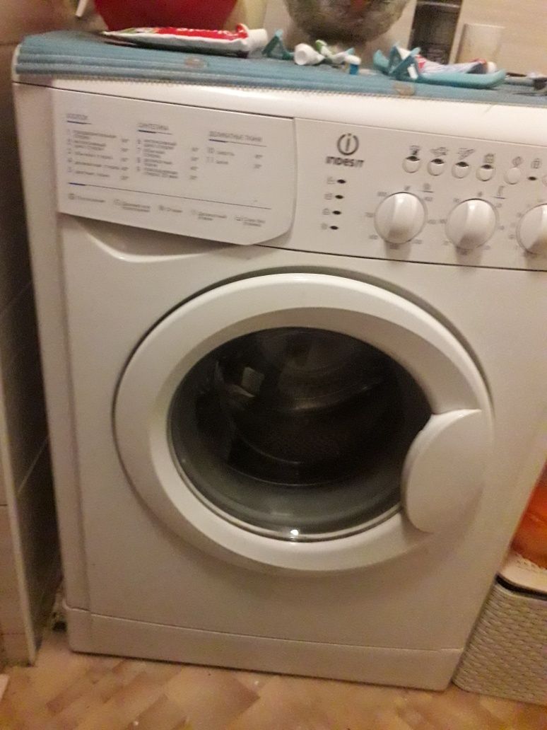 Продам стиральную машину