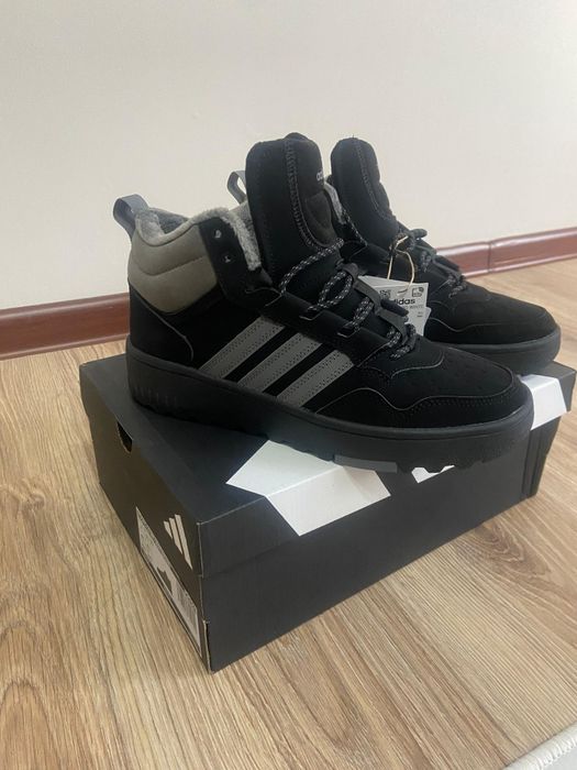 Зимний ботинок Adidas (оригинал) срочно