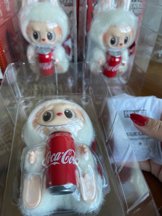 Лабубу от серията Coca Cola vinyl face 100% оригинално