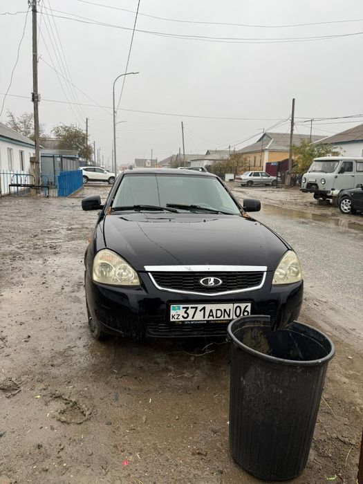 Машина Приора черный металлик