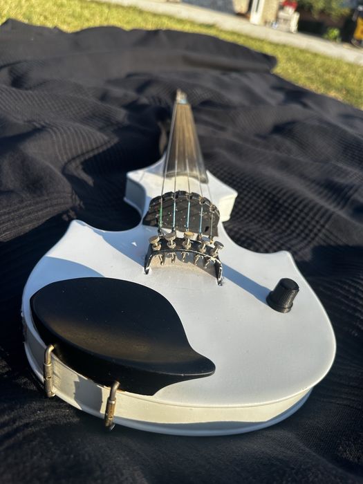 Vioara Zeta electronica