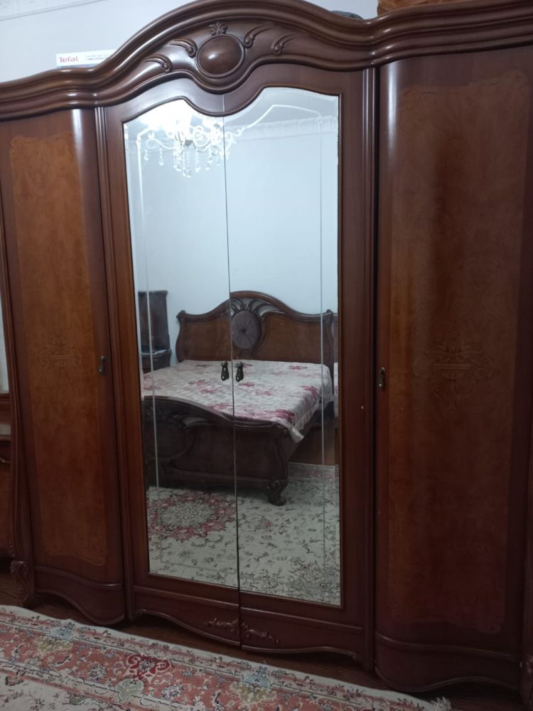 Спальный гарнитур в отличном состоянии.