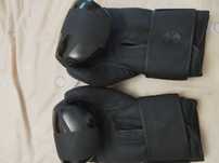 Vând mănuși de box Venum
