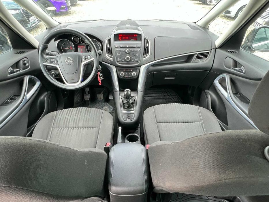 Opel Zafira 2014  7  locuri 1.6 benzin